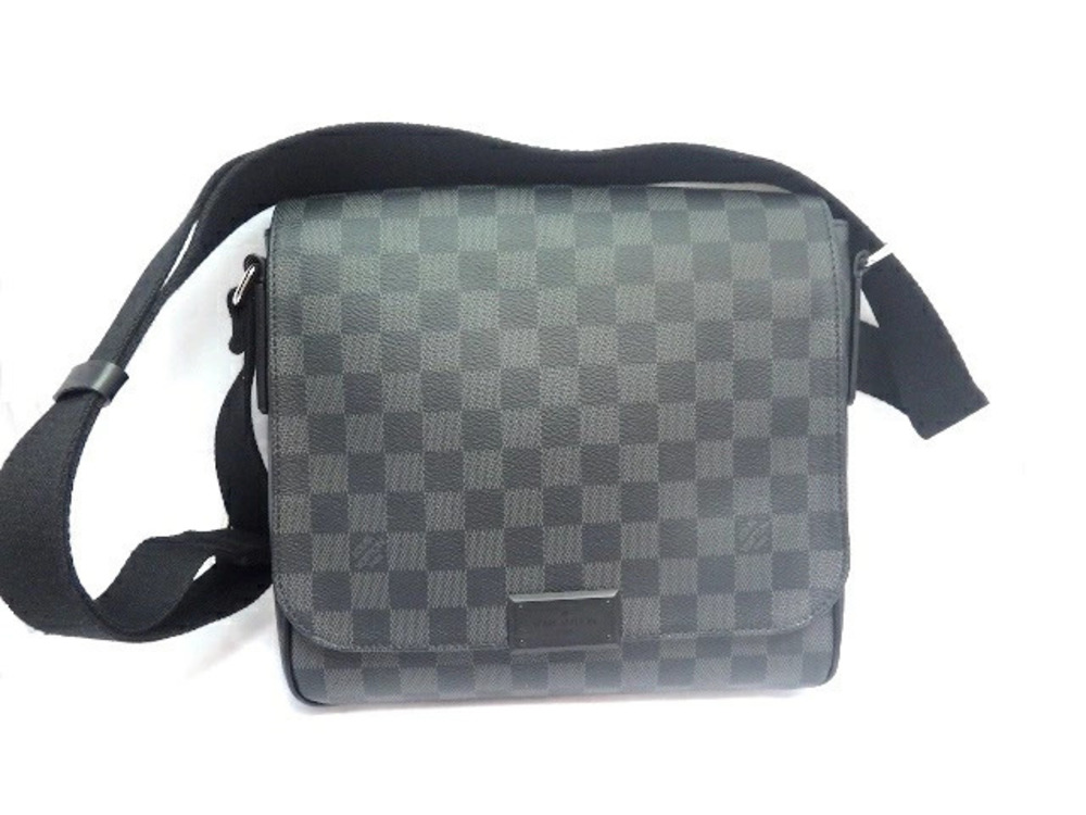 LOUIS VUITTON District Shoulder Bag Damier Graphite Black